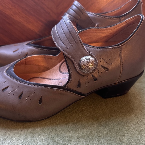 Aetrex Gray leather Mary Jane Heels Gypsy Soul - Picture 5 of 5